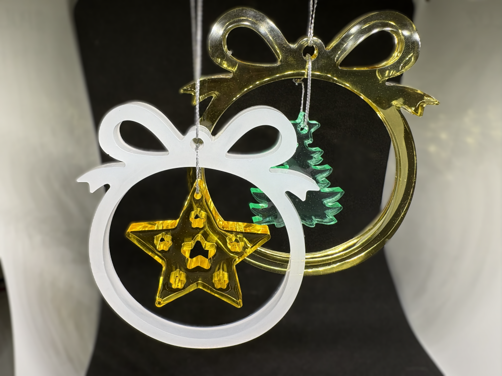 Dangling Baulble